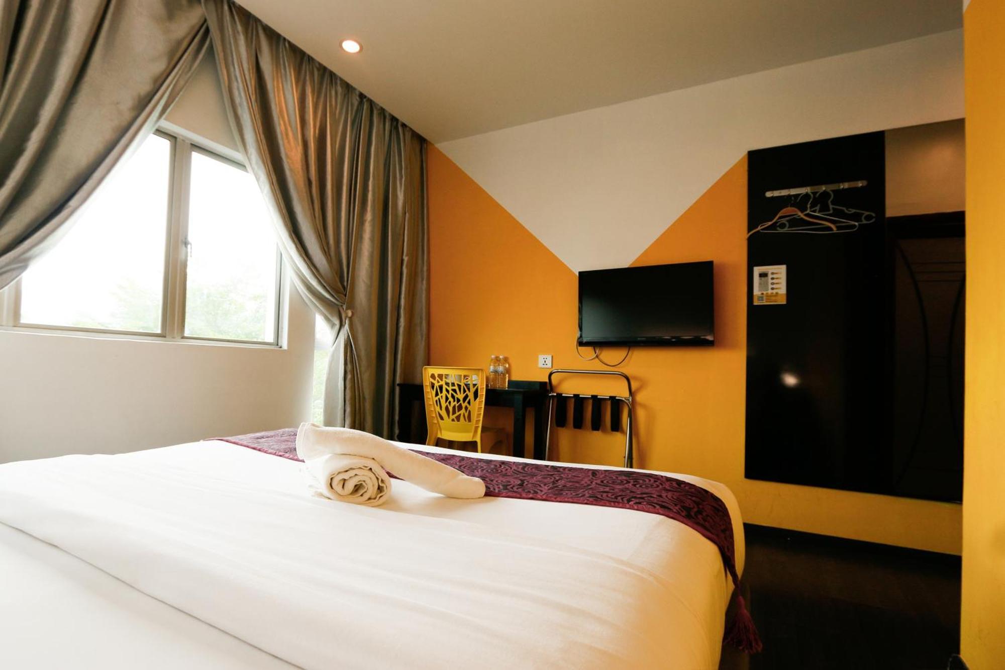 Golden Roof Hotel Ampang Ipoh Exterior photo